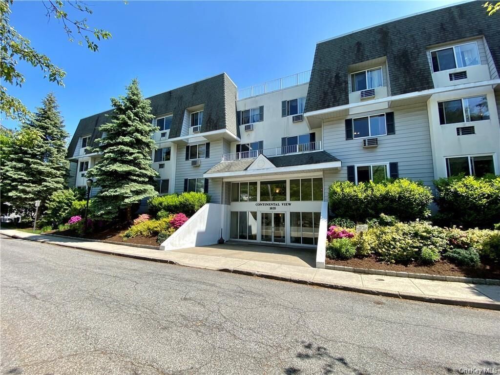 Property Photo:  1035 E Boston Post Road 3-11  NY 10543 