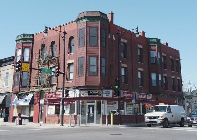 Property Photo: 805 W 35th Street 2N IL 60609