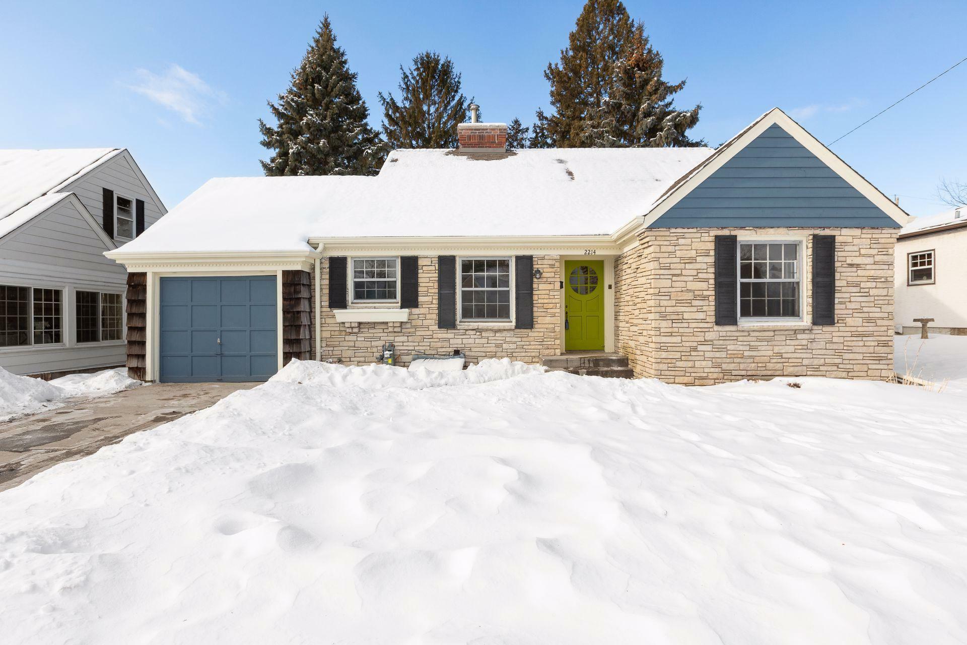 Property Photo:  2214 Roosevelt Street NE  MN 55418 