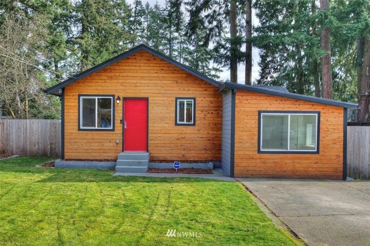 Property Photo:  16913 6th Avenue E  WA 98387 
