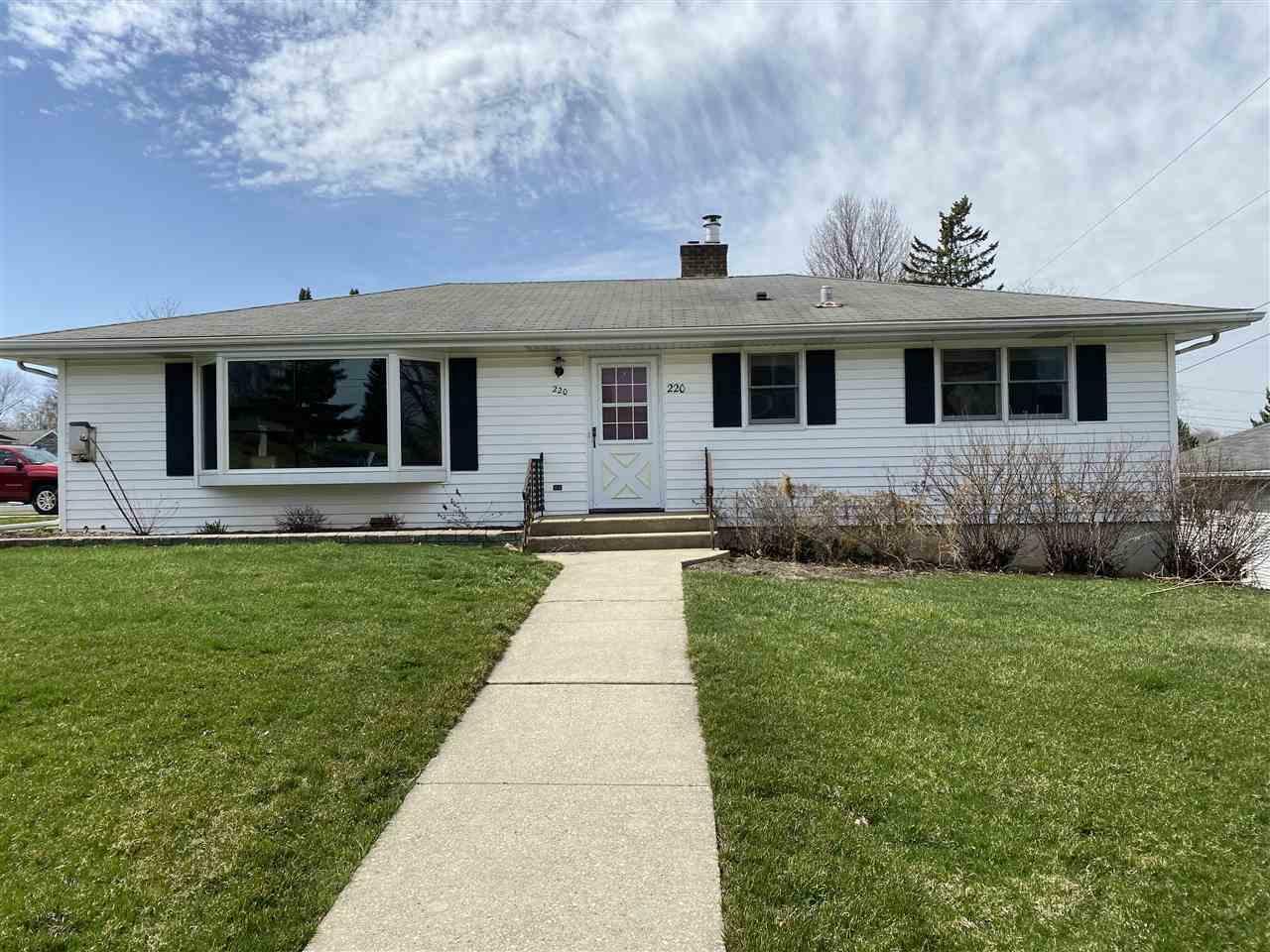 Property Photo:  220 Reigstad St  WI 53532 