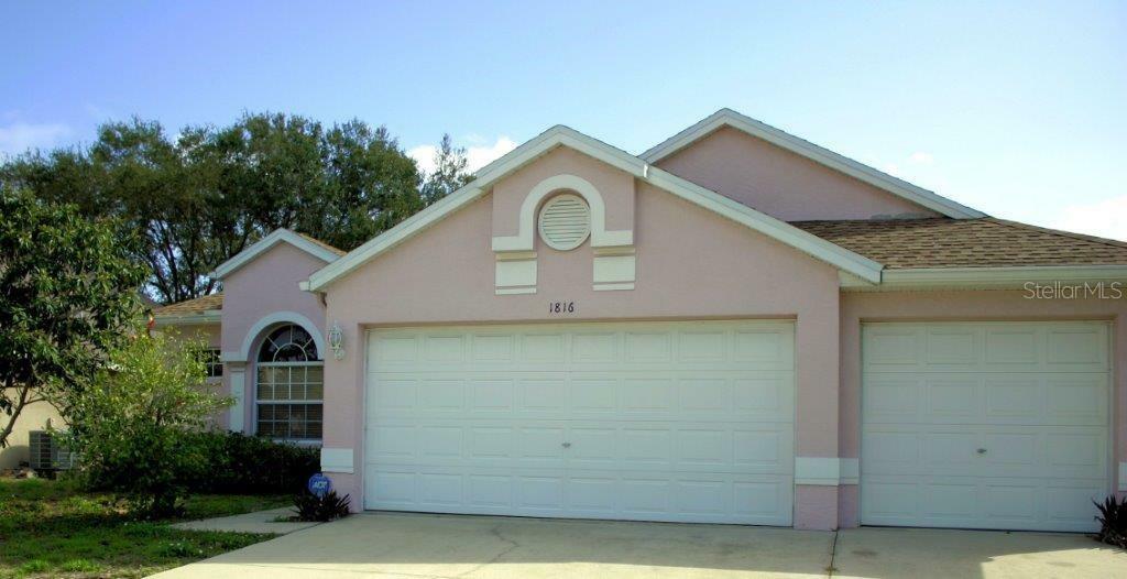 Property Photo:  1816 Wood Bend Street  FL 34689 