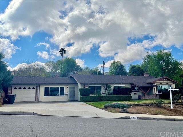 Property Photo:  132 E Broadbent Drive  CA 92507 