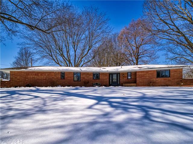 Property Photo: 310 Manor Drive MO 64012