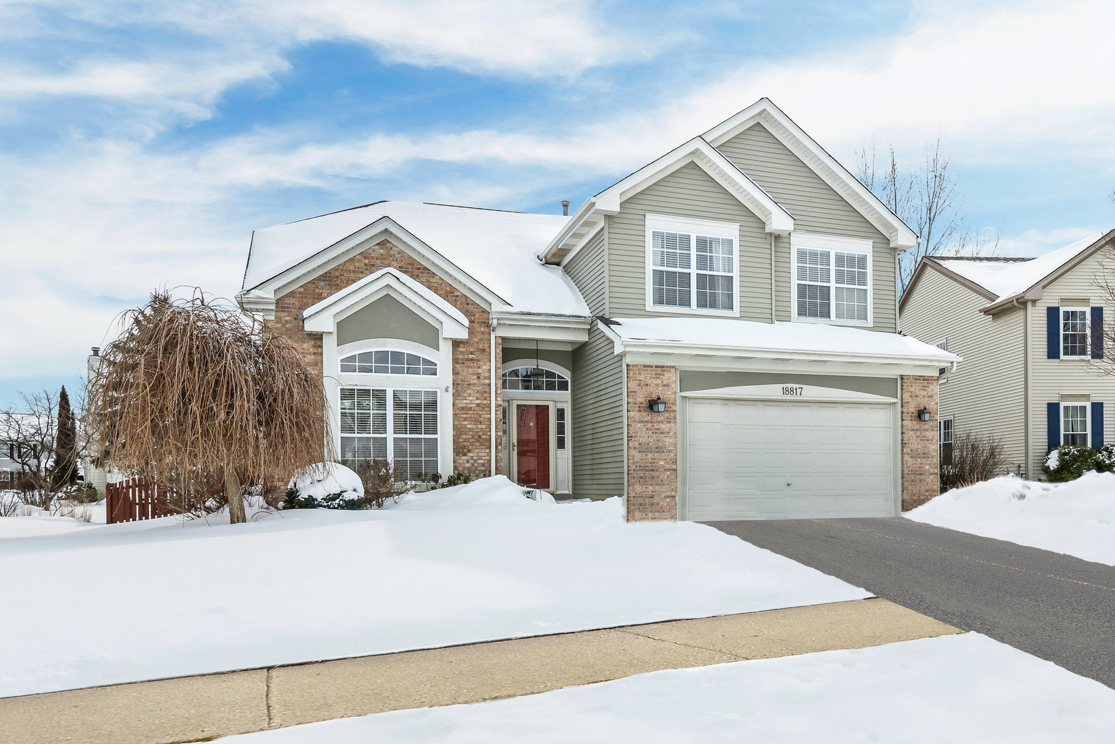 Property Photo: 18817 W Wooddale Trail IL 60046