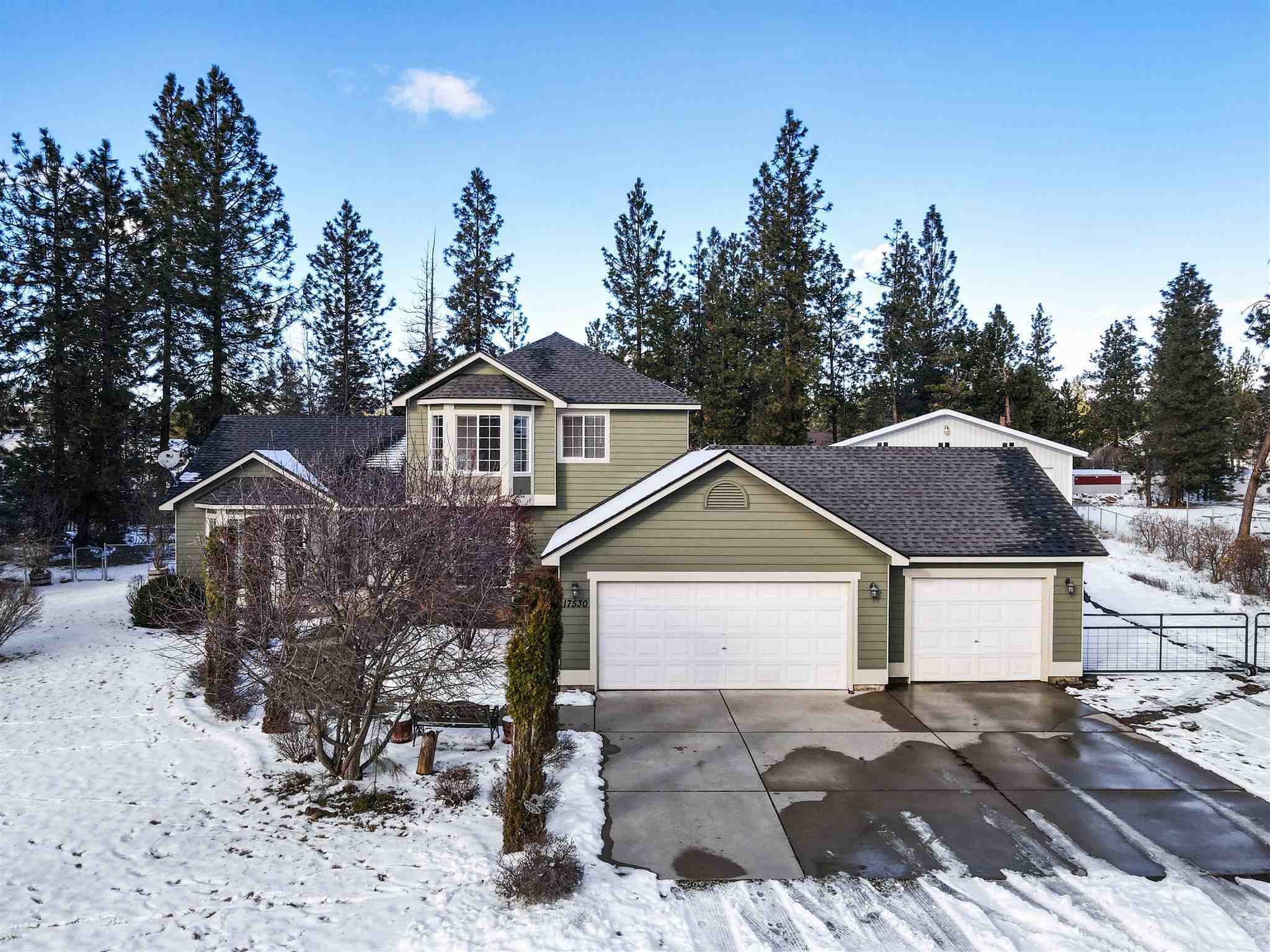 Property Photo: 17530 N Sunnyvale Dr WA 99026