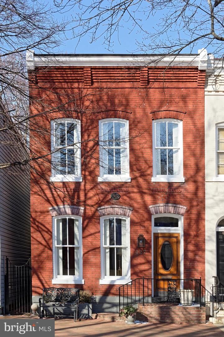 Property Photo:  427 S Fairfax Street  VA 22314 