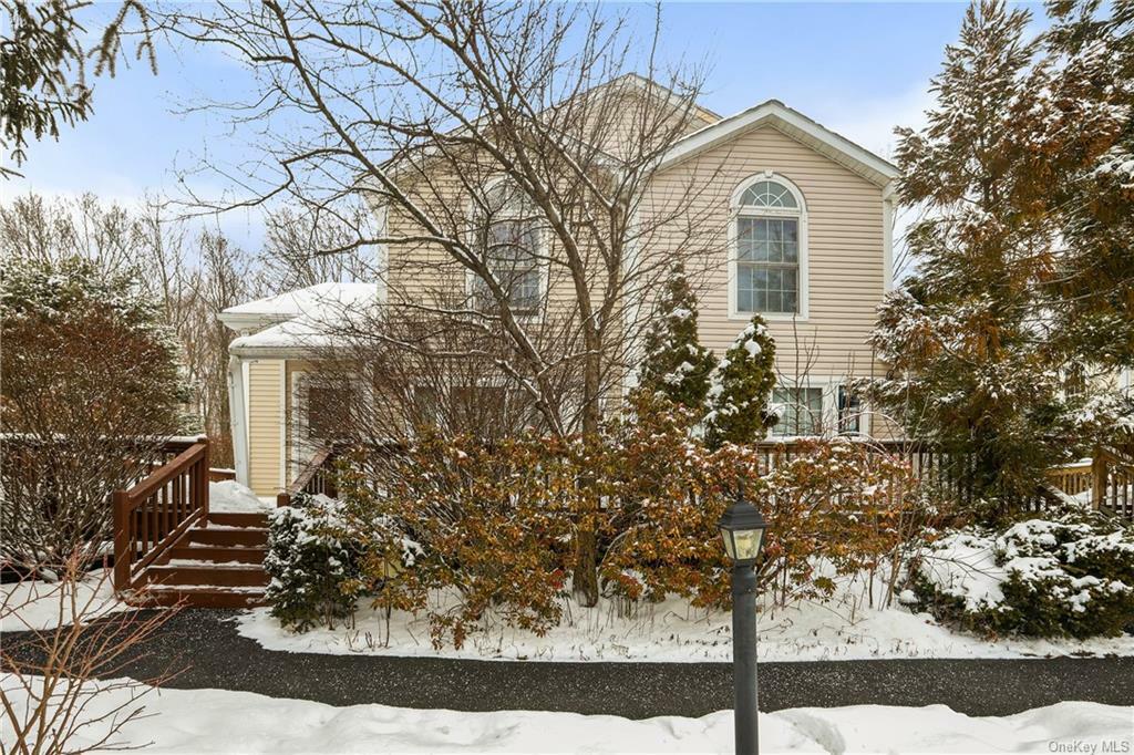 Property Photo:  33 Pembrooke Court  NY 10579 