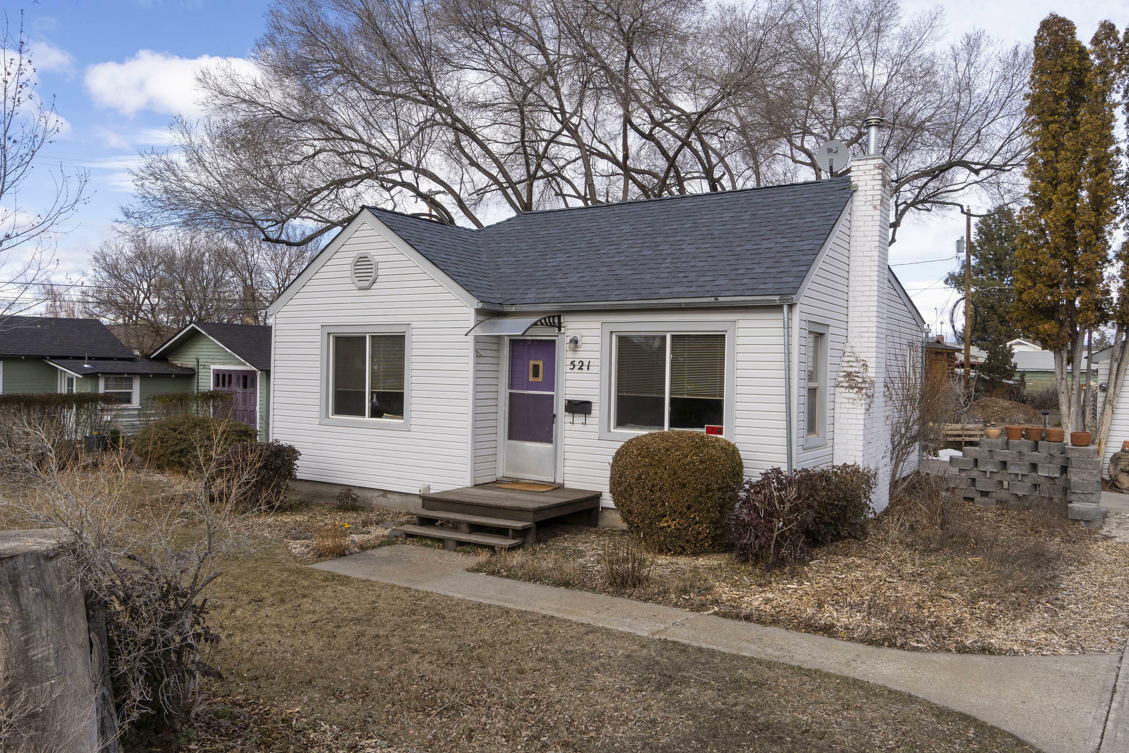 Property Photo:  521 NE Lookout Avenue  OR 97754 