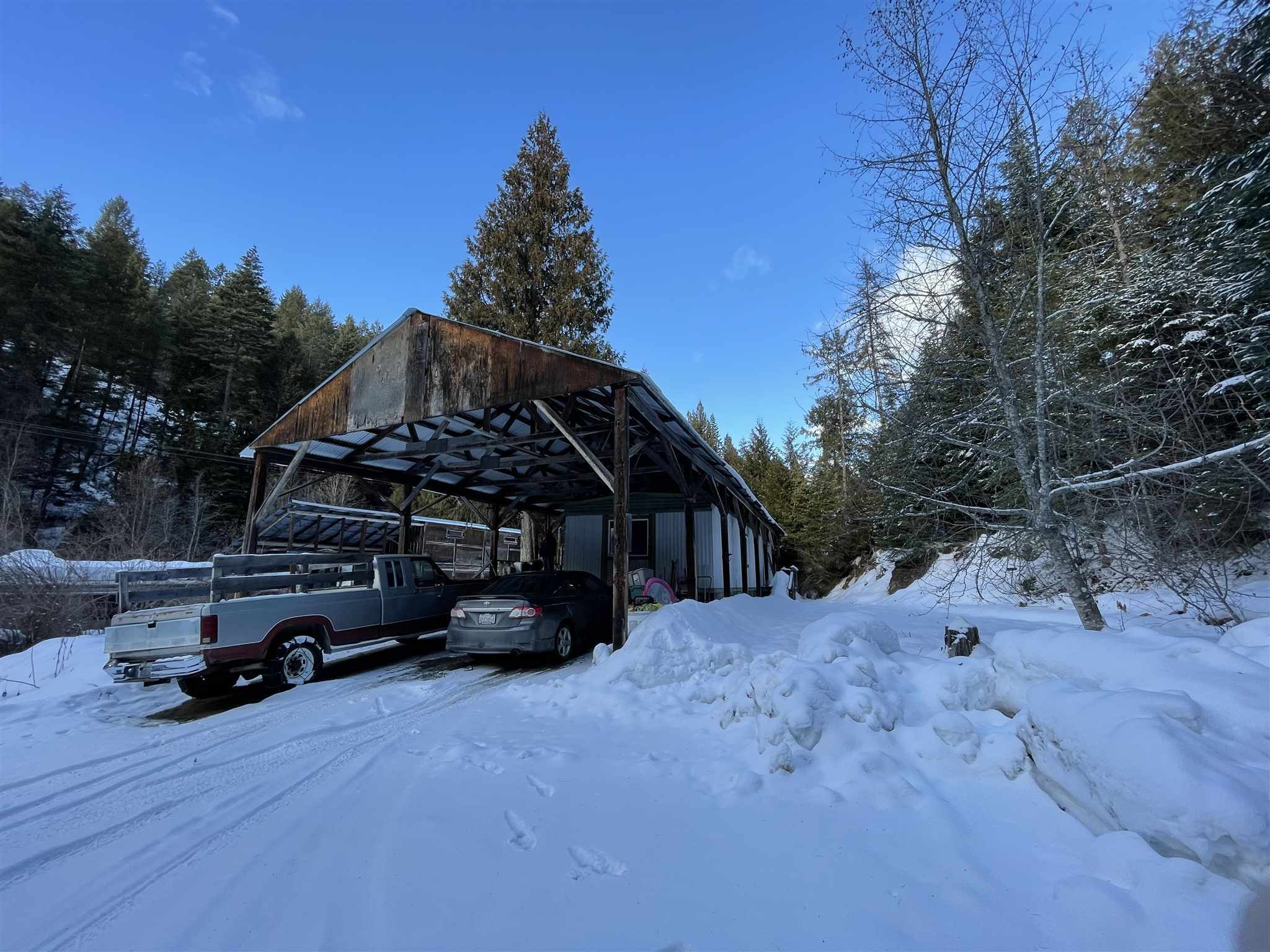 Property Photo:  994 Onion Creek Rd  WA 99114 