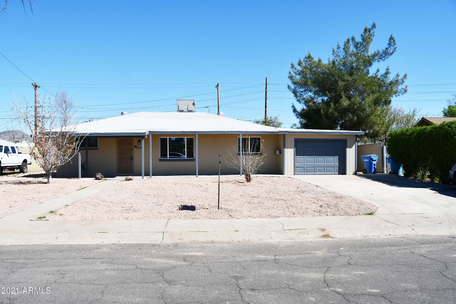 Property Photo: 8535 N 27th Drive AZ 85051
