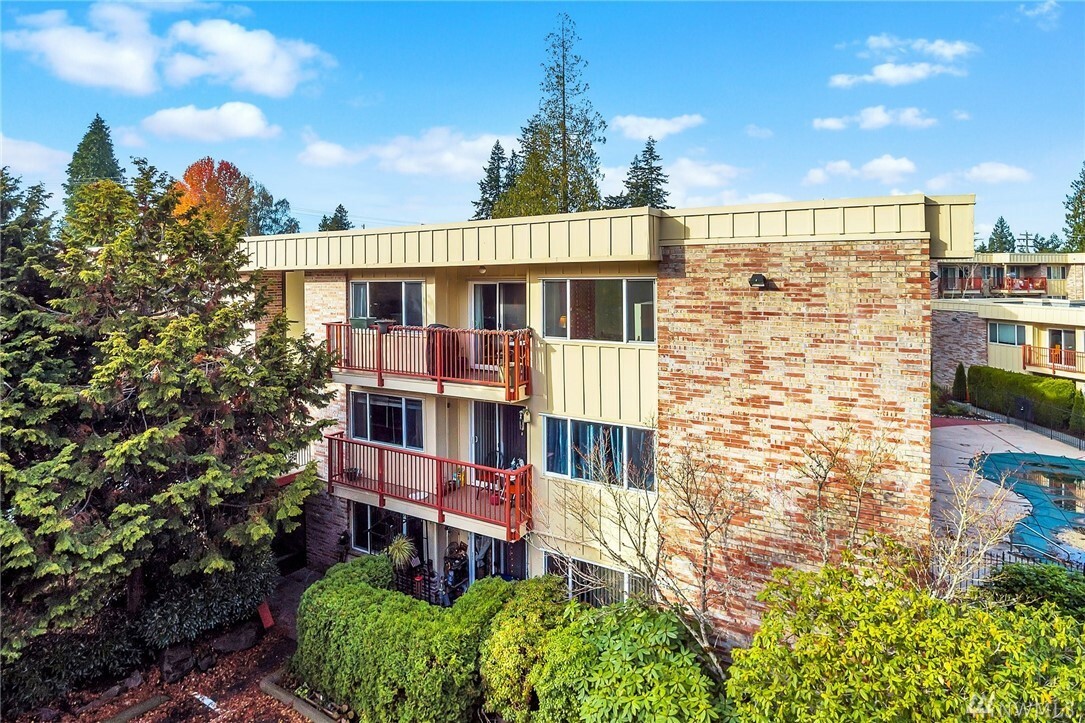 425 45th St SW 304  Everett WA 98203 photo