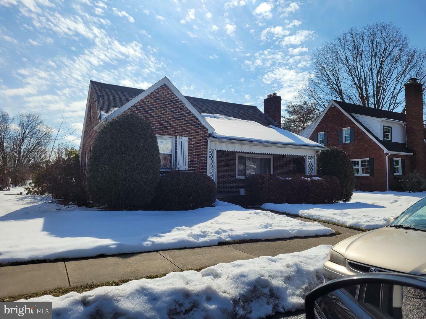 Property Photo: 212 W Areba Avenue PA 17033