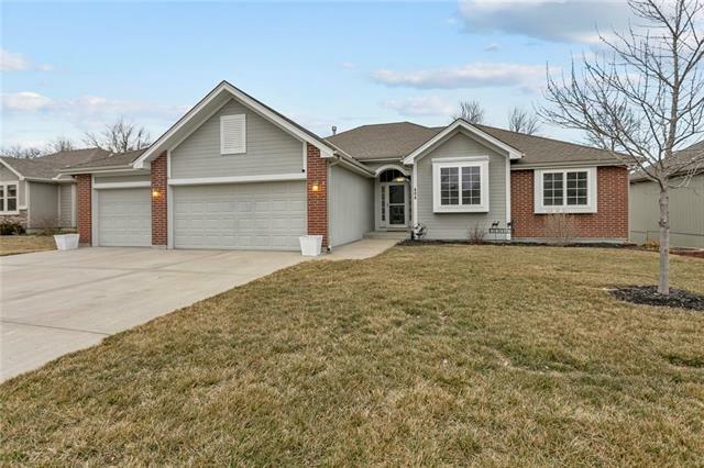 Property Photo: 404 Lee Drive MO 64060