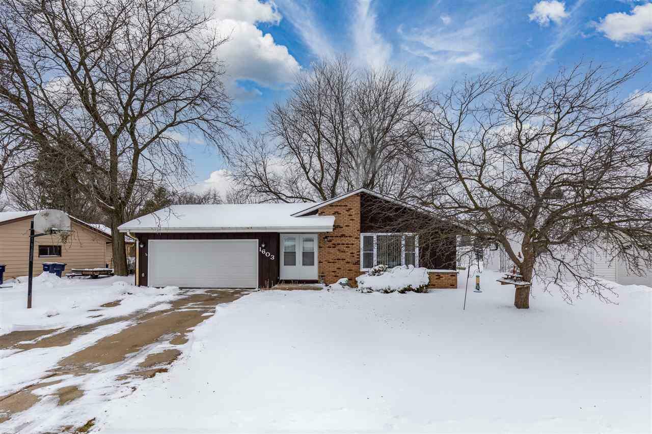 Property Photo:  1603 Ontario Dr  WI 53545 