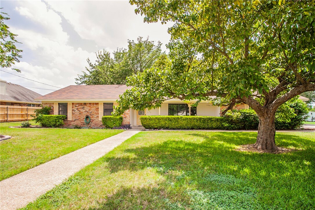 Property Photo:  333 3rd Street  TX 76643 