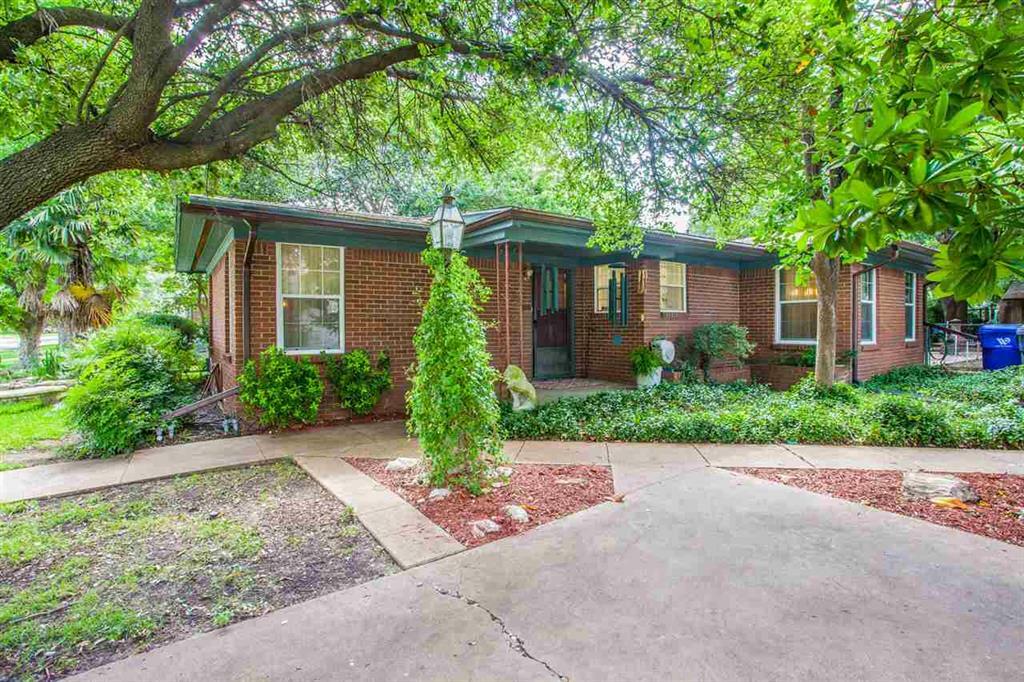 Property Photo:  3717 Morrow Avenue  TX 76710-5104 