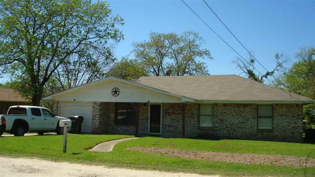 Property Photo:  807 Carter  TX 76661 