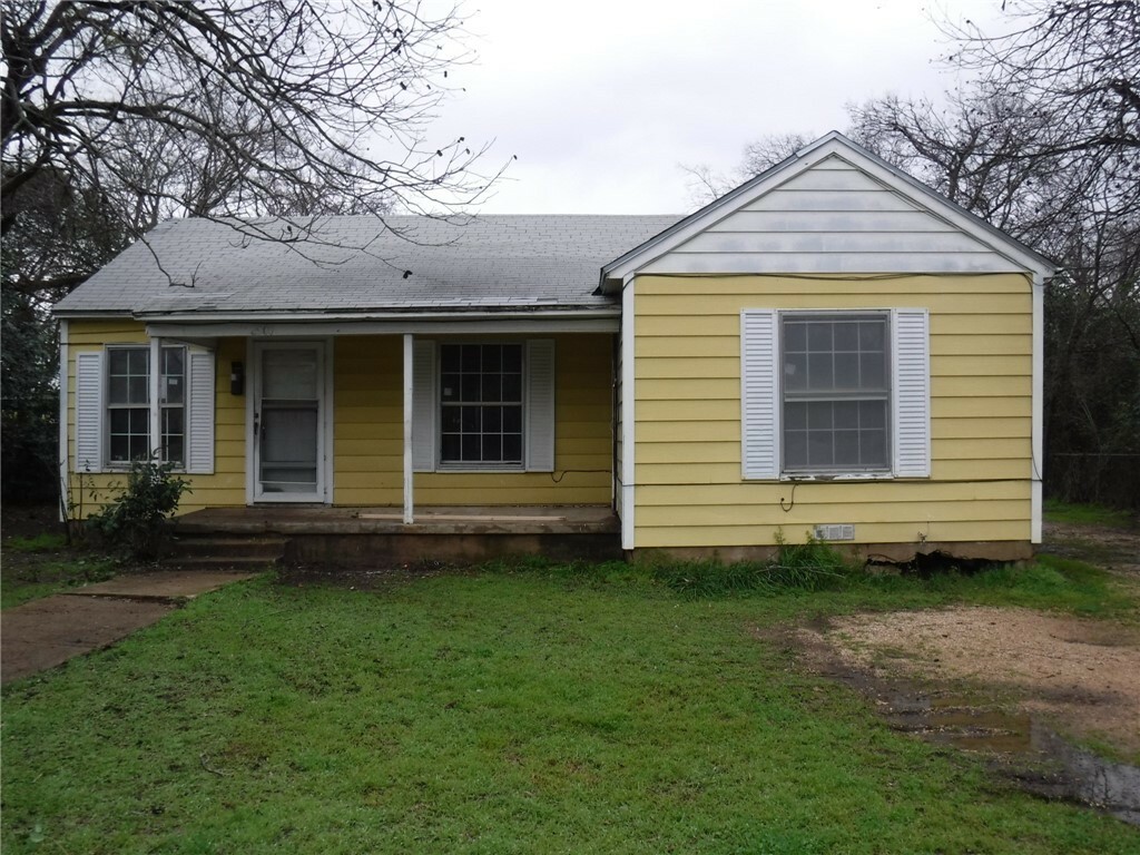 Property Photo:  2907 Edna Avenue  TX 76708 