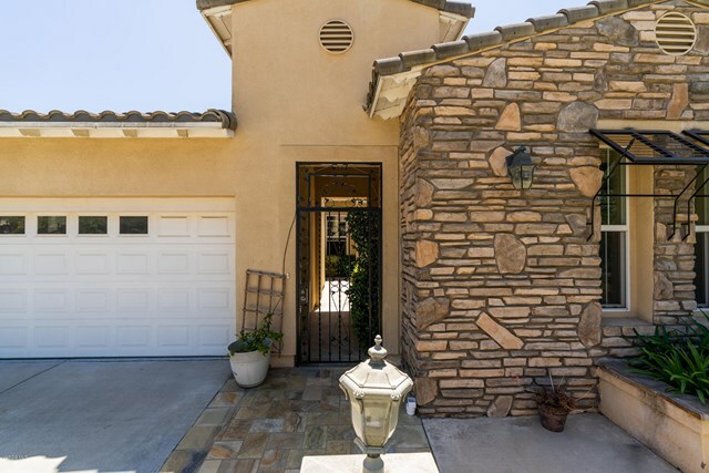 Property Photo:  36 Via El Toro  CA 91320 