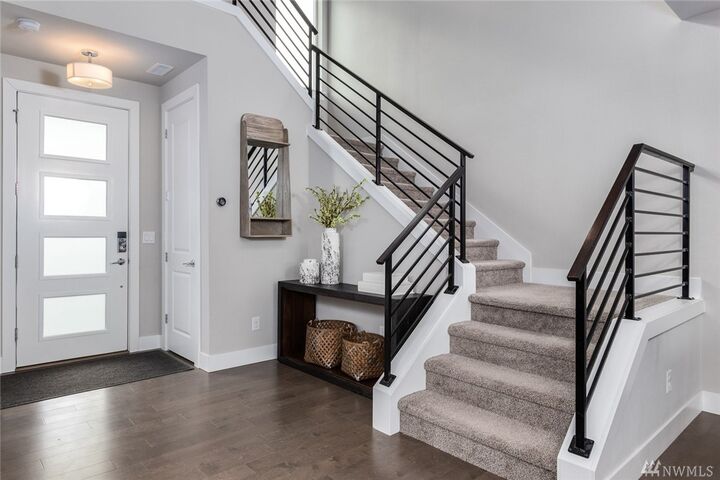 Property Photo:  258 Graham Ave SE  WA 98059 