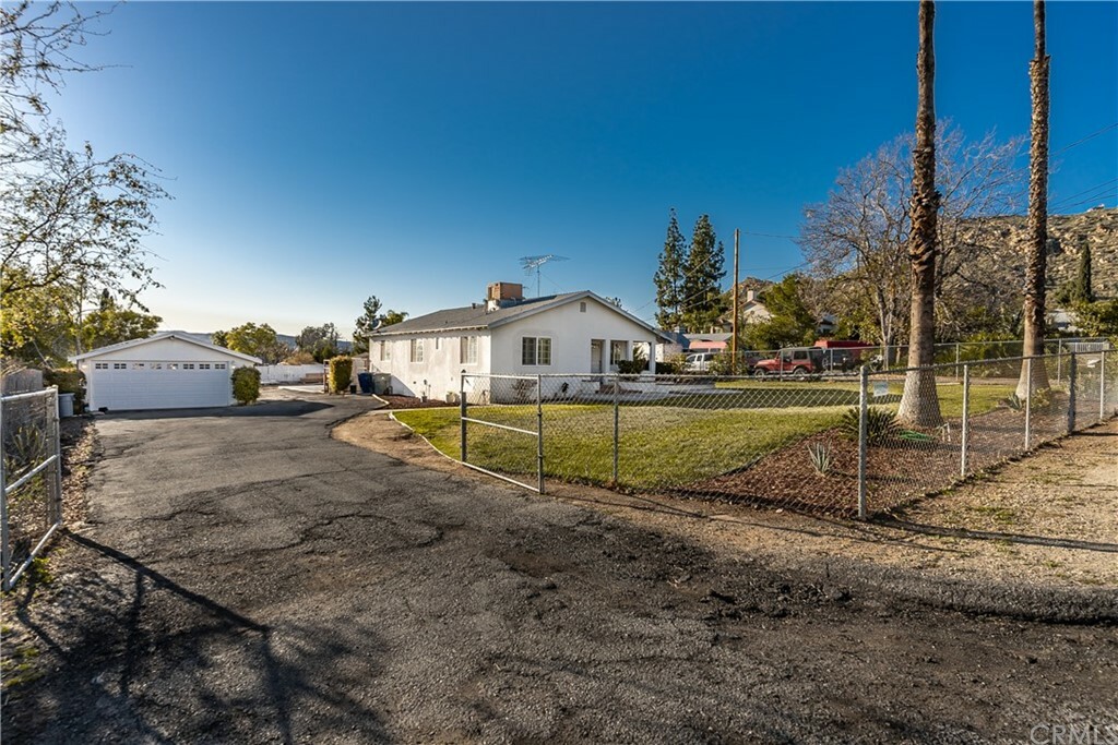 Property Photo:  4184 Mariposa Avenue  CA 92503 