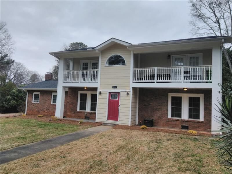 Property Photo:  2132 Galway Lane  GA 30032 