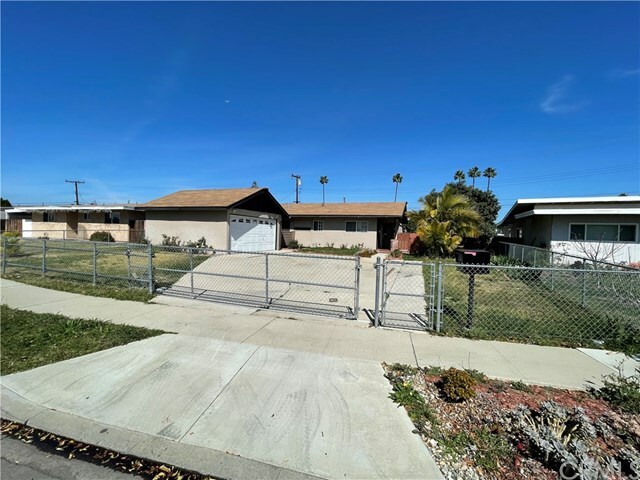 Property Photo: 10011 Lanett Avenue CA 90605