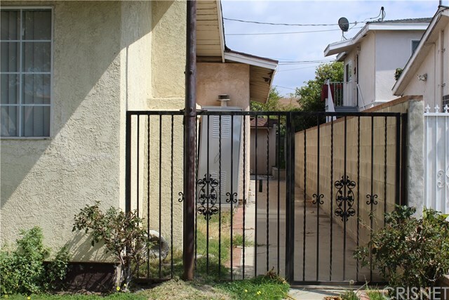 Property Photo:  728 S Columbus Avenue  CA 91204 