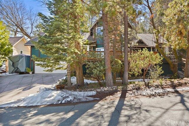 Property Photo: 487 Pyramid Drive CA 92352