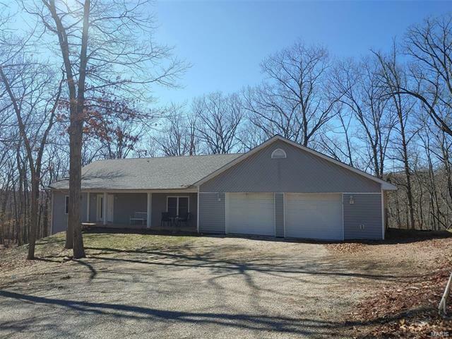 Property Photo: 1340 Gainsborough Court 63357
