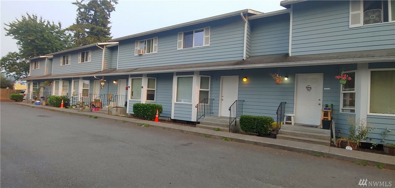 Property Photo:  1064 Beach Ave 1-6  WA 98270 