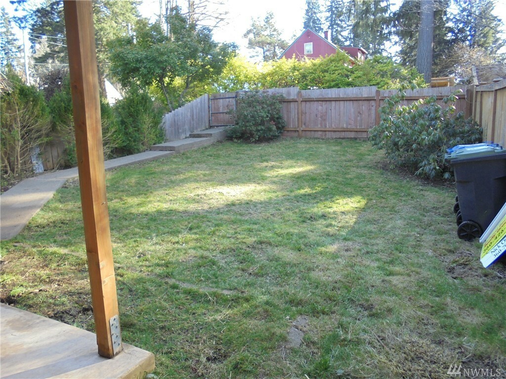 Property Photo:  908 Grant Ave  WA 98584 