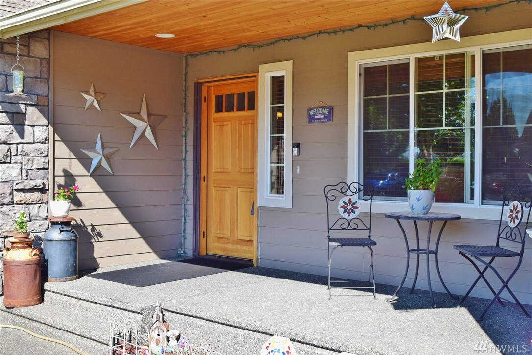 Property Photo:  1305 Pearl Lp  WA 98264 