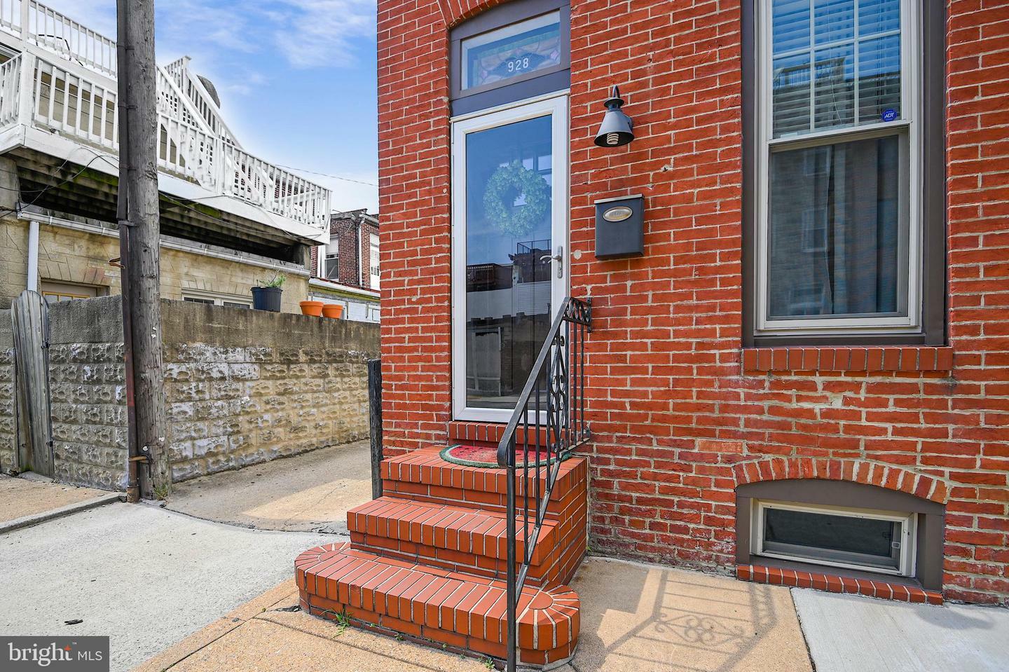 Property Photo:  928 S Ellwood Avenue  MD 21224 