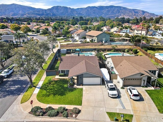 Property Photo: 1166 Zircon Street CA 92882