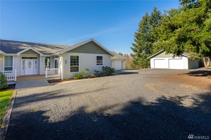 Property Photo:  164 Wallace Rd  WA 98532 