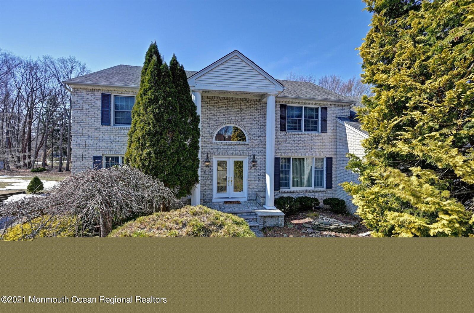 Property Photo:  5 Cambridge Court  NJ 07751 
