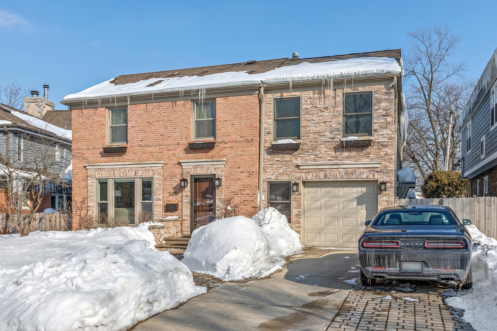 Property Photo: 305 S Home Avenue IL 60068