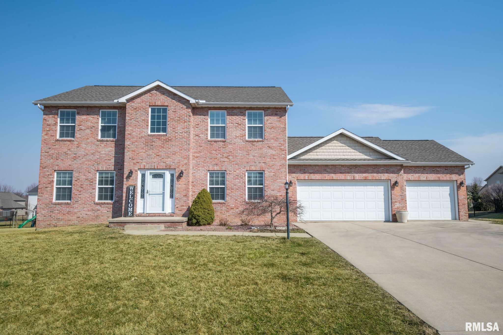 Property Photo:  307 Somerset  IL 61548 