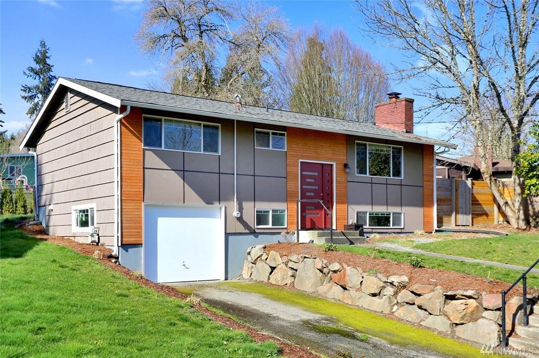 Property Photo:  15717 121st Ave SE  WA 98058 