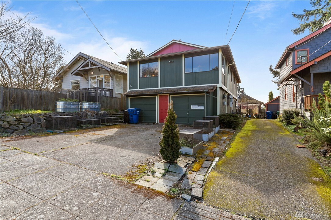 Property Photo:  105 NW 49th St  WA 98107 