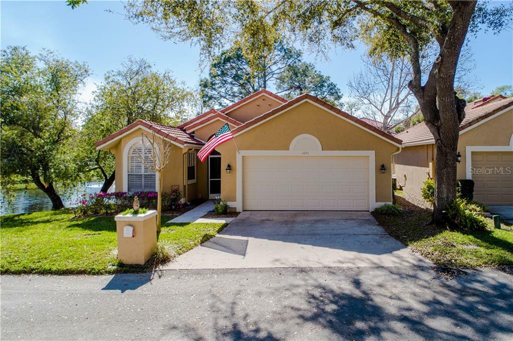 Property Photo: 1041 E Pebble Beach Circle FL 32708