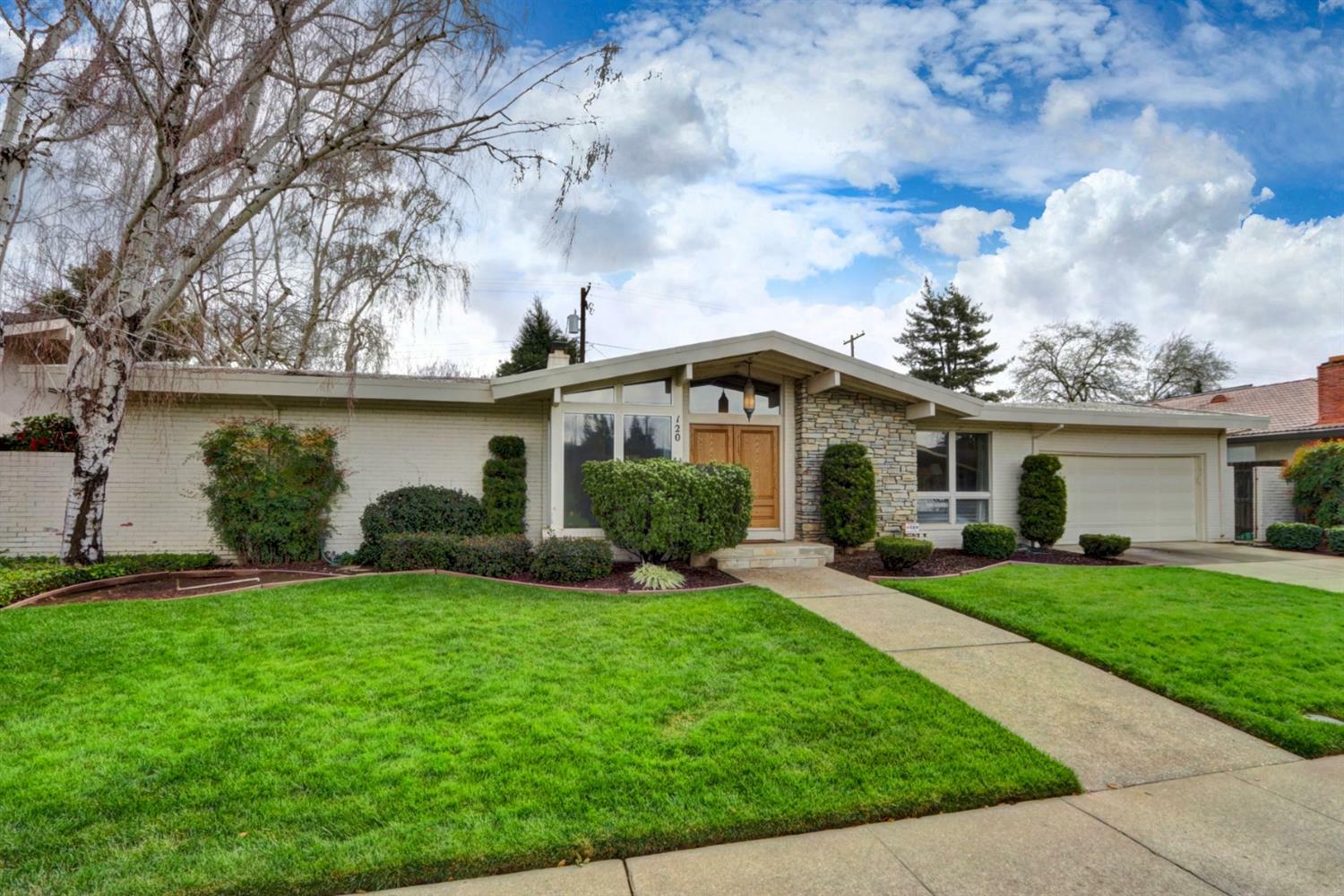 Property Photo: 120 Middleton Way CA 95864