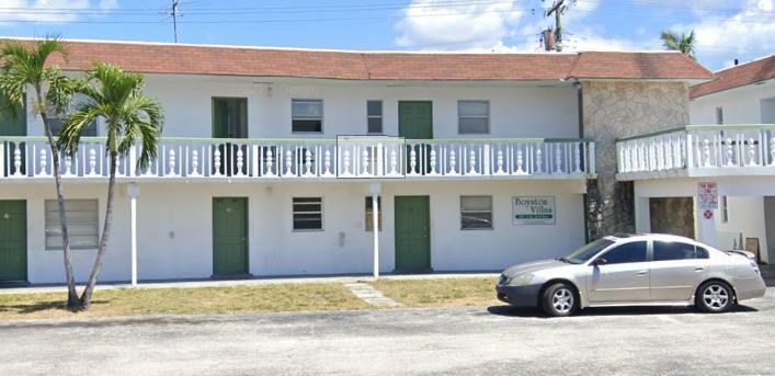 Property Photo:  135 SW 3rd Avenue 35  FL 33435 