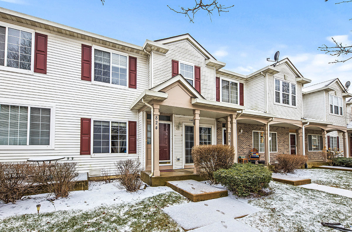 Property Photo:  824 County Line Road  IL 60502 