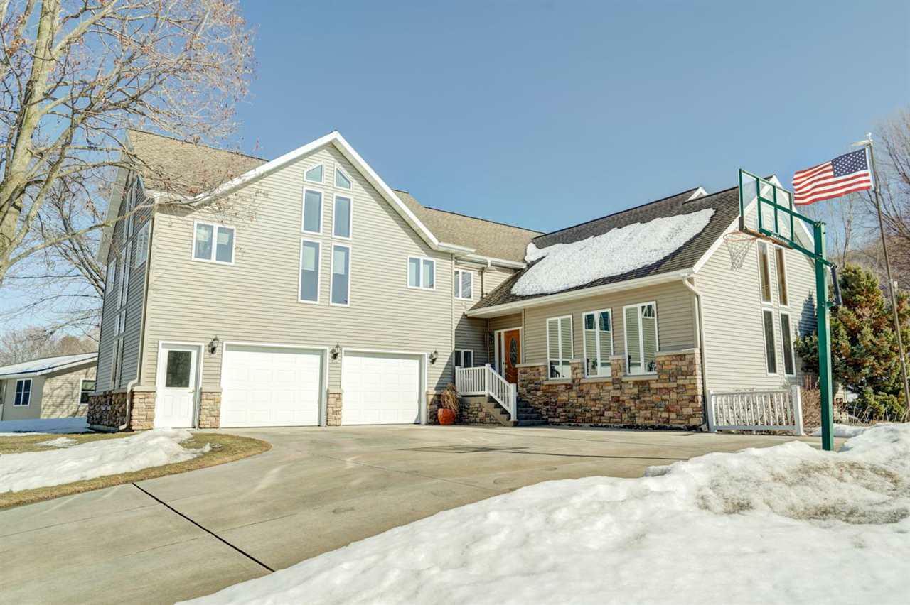 Property Photo:  1735 Honey Creek Dr  WI 53577 