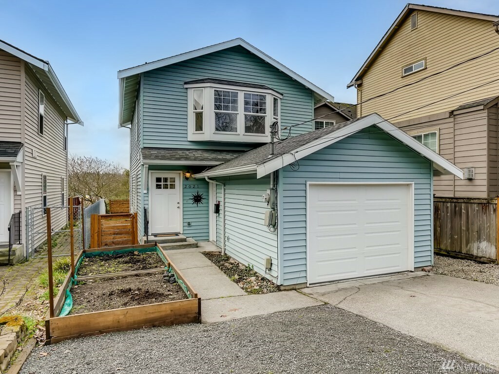 Property Photo:  2021 S Norman St  WA 98144 