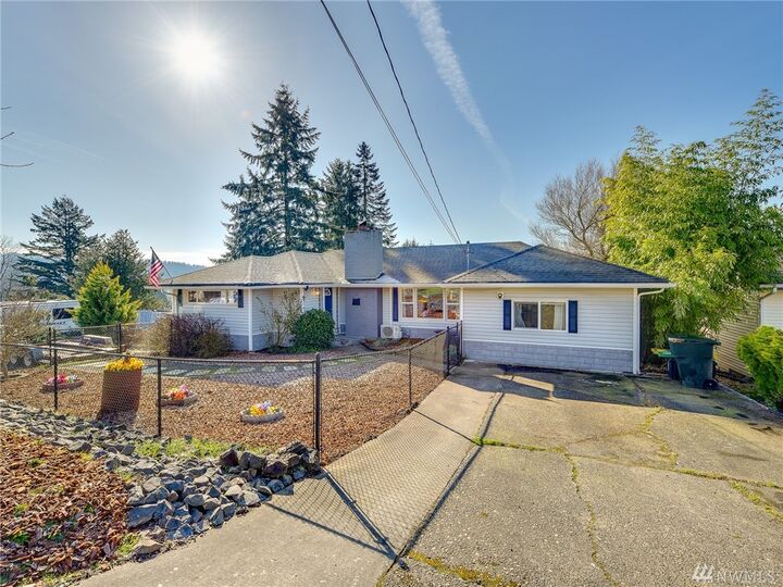 Property Photo:  124 Mountain View Dr  WA 98632 