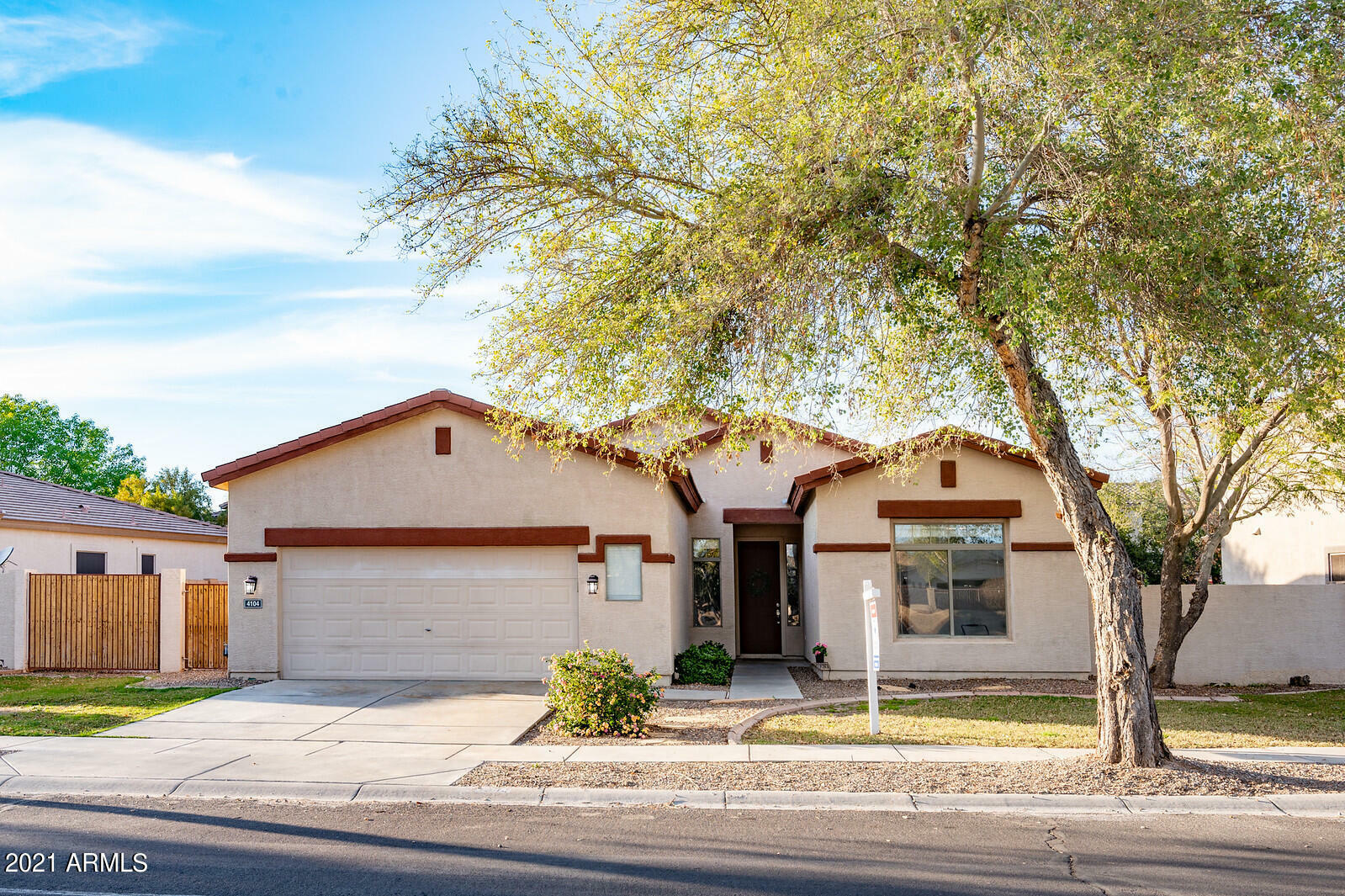 Property Photo: 4104 E Reins Road AZ 85297